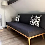 Cosy Next To The Champs-elysees Avenue! Paris