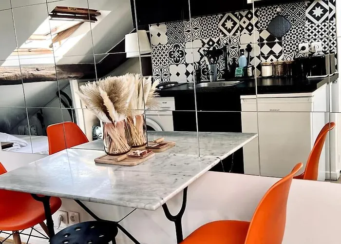 Cosy Next To The Champs-elysees Avenue! 아파트 파리