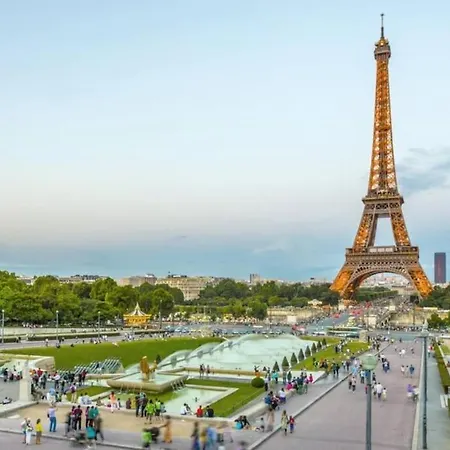 Cosy Next To The Champs-elysees Avenue! Париж